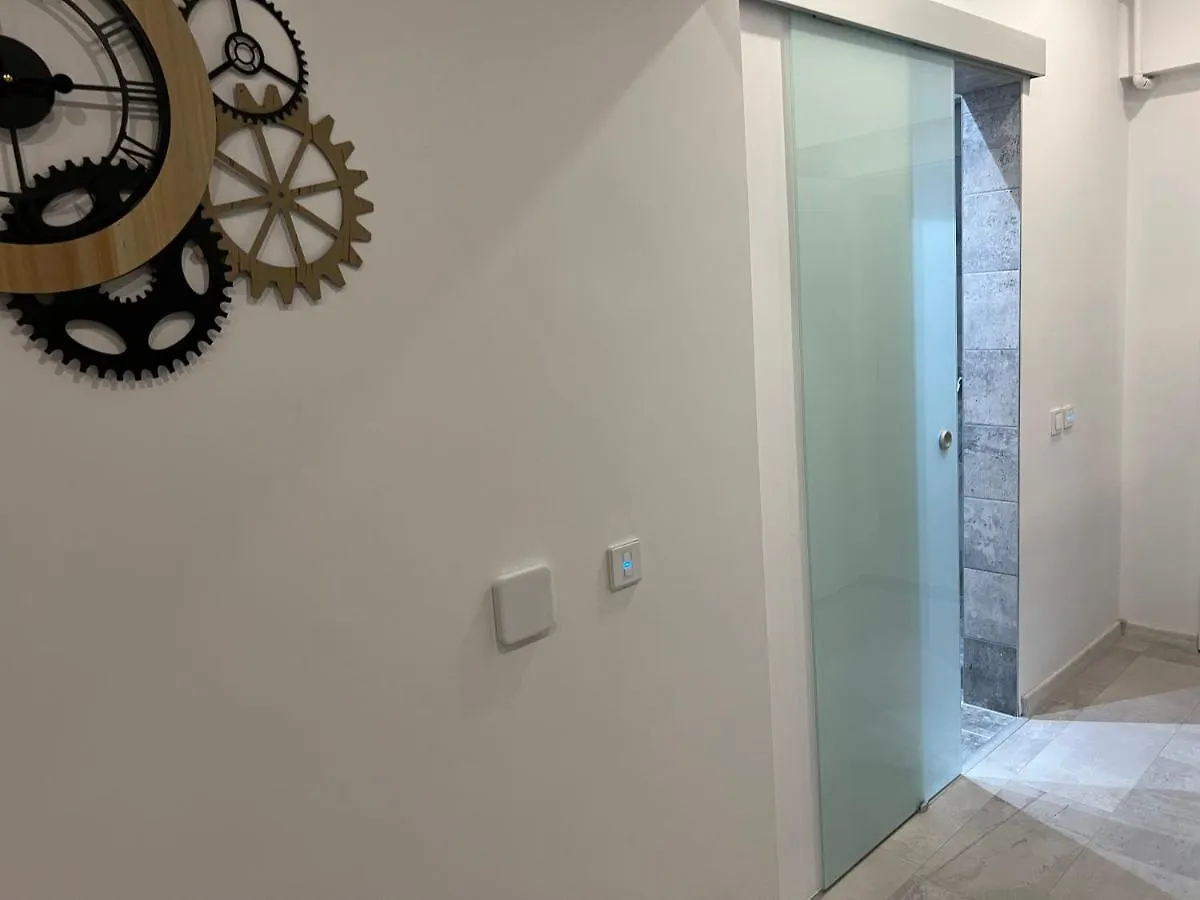 Cozy Penthousestudio Cityview W12 Бухарест Апартаменты