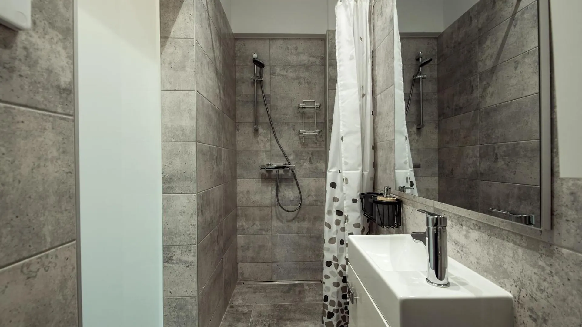 Cozy Penthousestudio Cityview W12 Бухарест Румыния