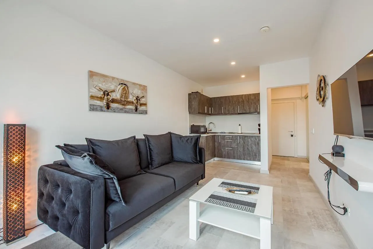 Cozy Penthousestudio Cityview W12 Бухарест 0*,